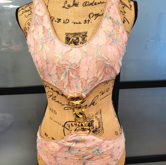 🩱Boutique Women's Rose Gold Monokini high cut sexy one-piece swimsuit - Picture 10 of 14